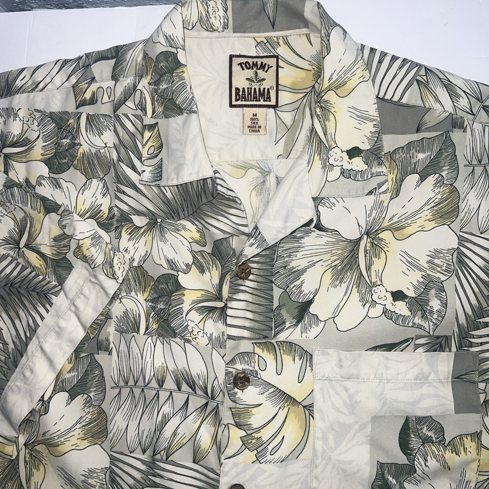 TOMMY BAHAMA Ivory & green Hibiscus Mens Hawaiian SILK Button-up Shirt Medium‎